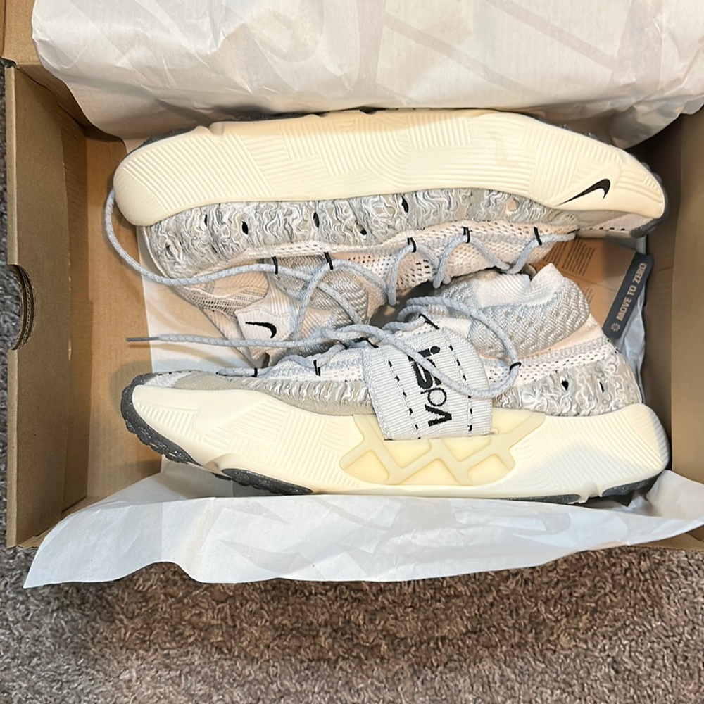 NIKE ISPA SENSE FLYKNIT